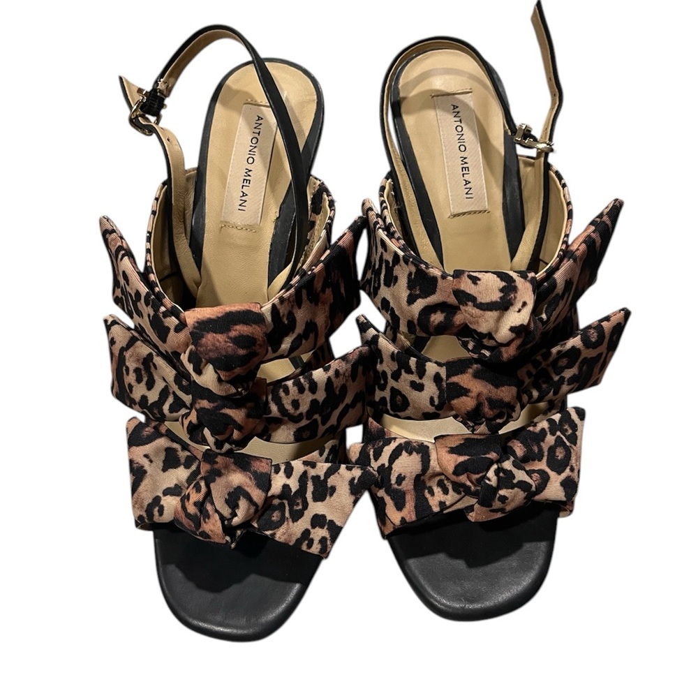 Antonio Melani Animal Print 3Tier Bows Sling Back 4” Heels Size 10 like new.